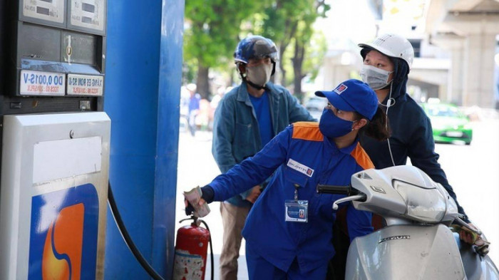 Thuế bảo vệ môi trường đối với xăng dầu chính thức giảm mạnh từ tháng 4/2022