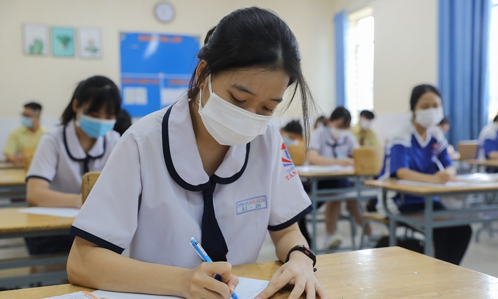 Bộ GDĐT nói gì khi thí sinh là F0 lo không có điểm xét tuyển đại học?