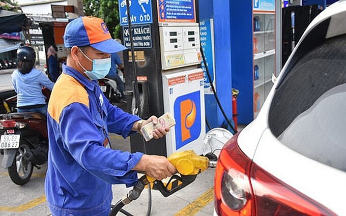 Giá xăng Malaysia 13.000 đồng/lít, muốn xuất sang Việt Nam, Bộ Công Thương nói gì?