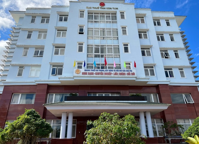 Tạm đình chỉ cán bộ thuế Kon Tum nghi "thiếu chuẩn mực trong thực hiện nhiệm vụ"
