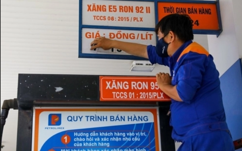 Thường vụ Quốc hội xem xét giảm thuế bảo vệ môi trường với xăng, dầu