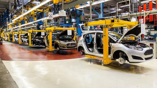 Triệu hồi 100.000 xe Ford do nguy cơ cháy nổ