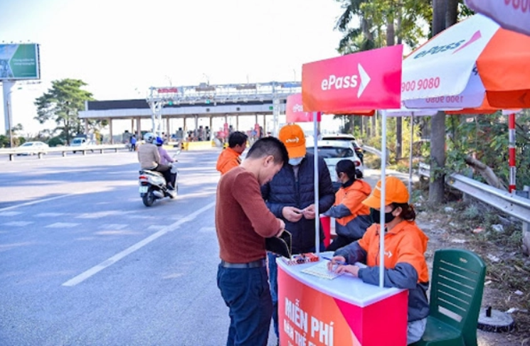 Tổng cục Đường bộ yêu cầu Viettel và VETC báo cáo việc dán chồng 40.000 thẻ ETC