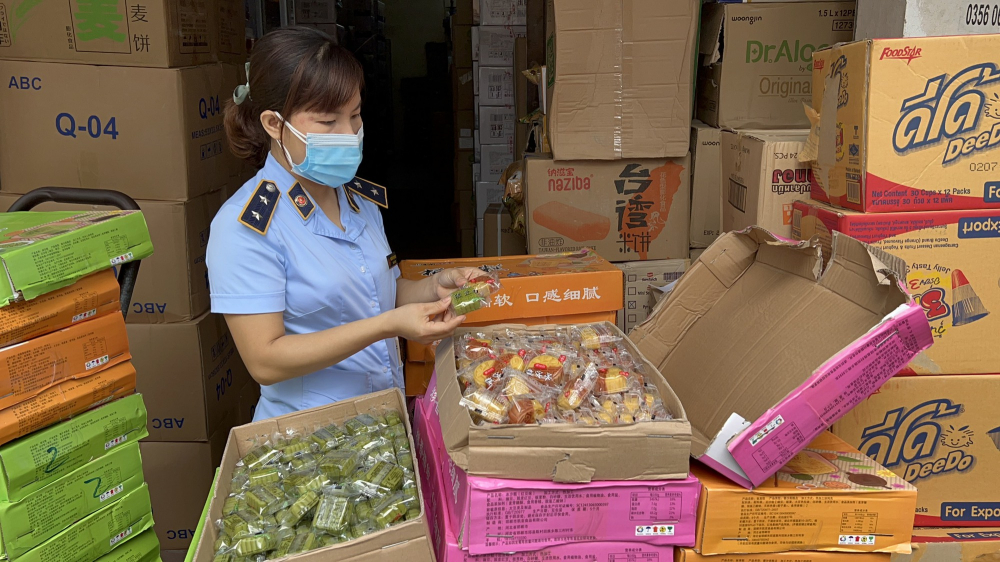 Hoài Đức, Hà Nội: Phát hiện cửa hàng bán gần 11.000 bánh Trung thu không rõ nguồn gốc