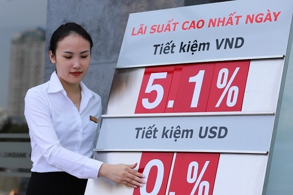 Ngân hàng đồng loạt tăng lãi suất tiền gửi kịch trần