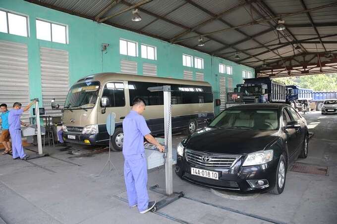 Đình chỉ 2 trung tâm đăng kiểm tại Tp.HCM