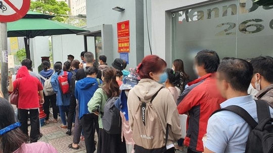 Hàng trăm người dân trình báo Công an Tp.HCM tố bị lừa tham gia bảo hiểm nhân thọ Manulife